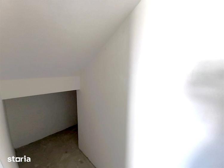 Casă cu 6 camere cu Teren 474 Mp în Șcheia
