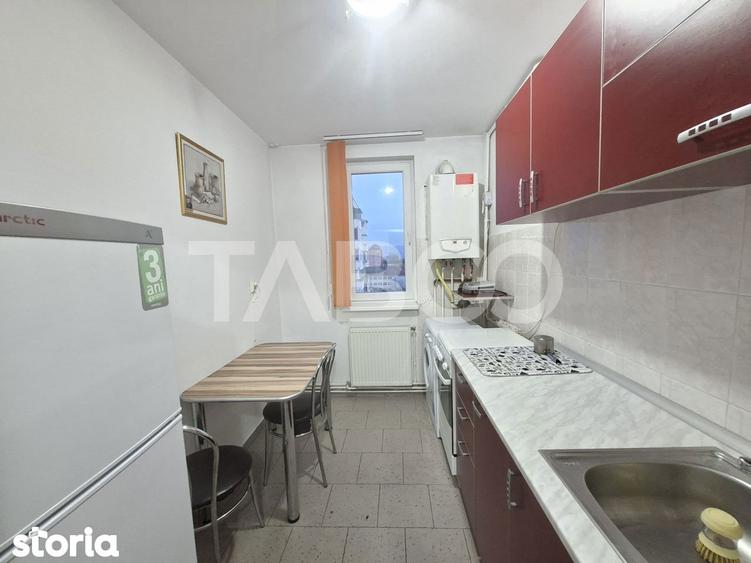 Apartament cu 2 camere semidecomandat, mobilat în Mihai Viteazul