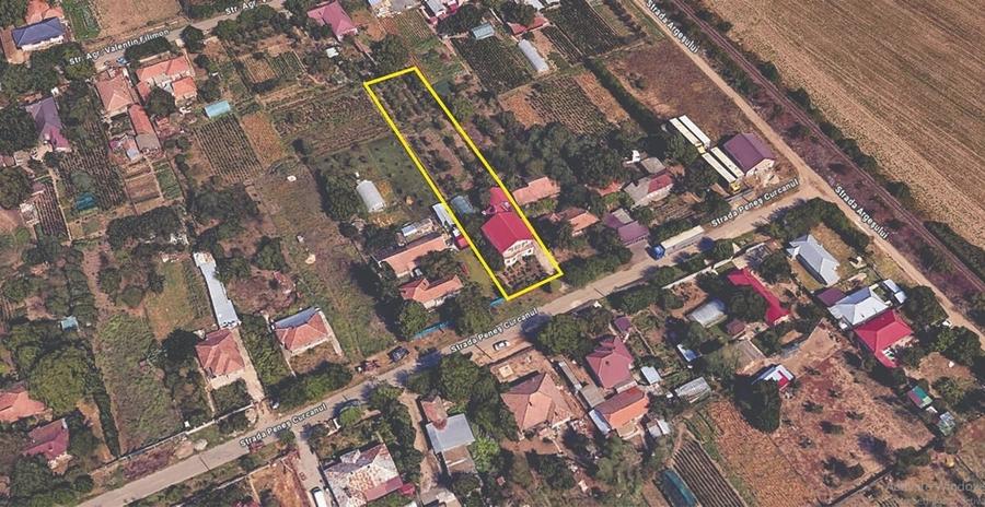 Casă cu 5 camere cu Teren 1320 Mp în Central