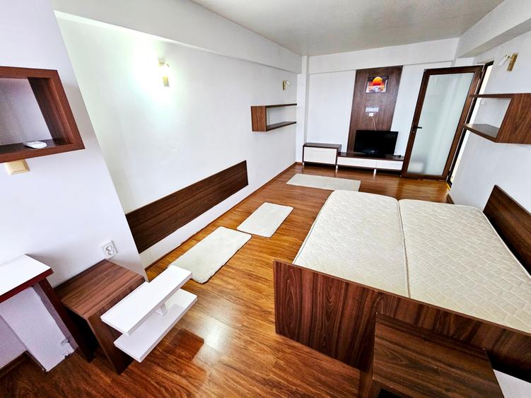 Apartament cu 3 camere decomandat în Mazepa 1