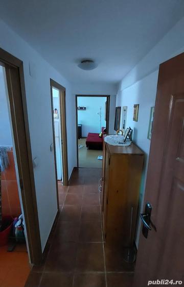 Apartament cu 3 camere decomandat, mobilat în Central