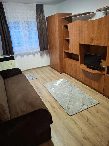 Garsonieră decomandată în Central