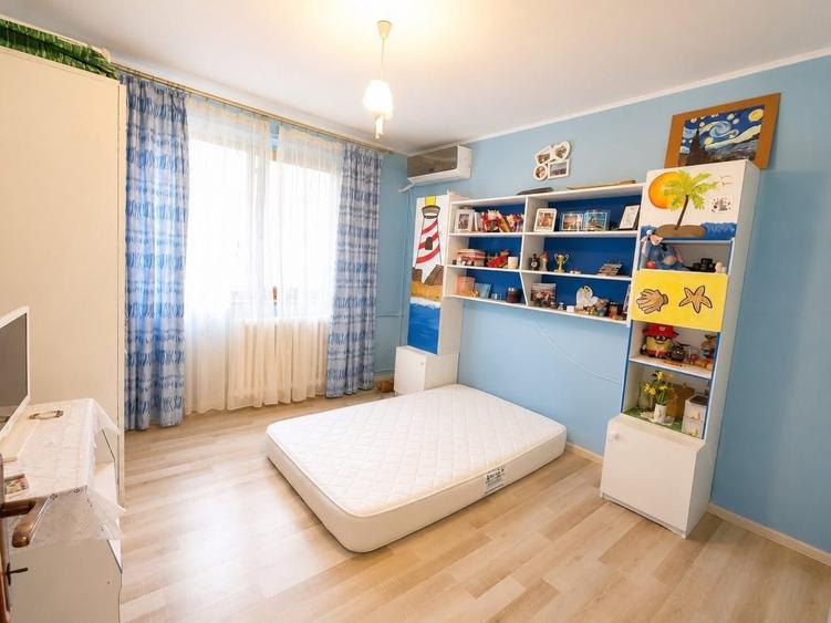 Apartament cu 4 camere decomandat, mobilat în City Park Mall