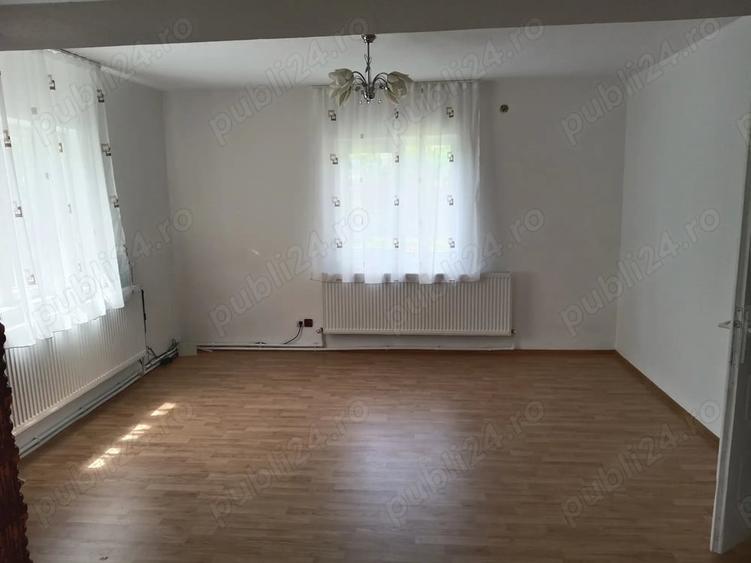 Casă cu 3 camere cu Teren 2500 Mp în Băbana
