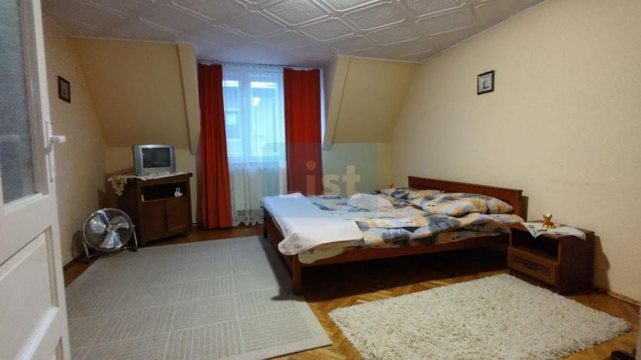 Casă cu 7 camere cu Canalizare în Sânmartin