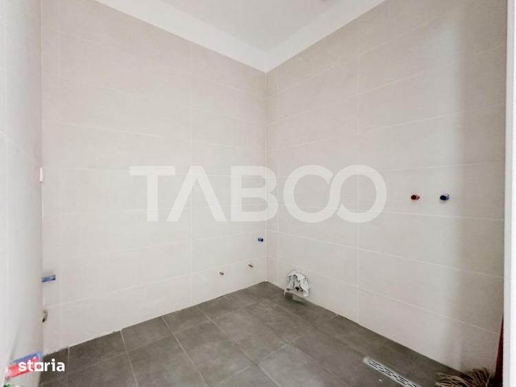 Apartament cu 4 camere semidecomandat în Central