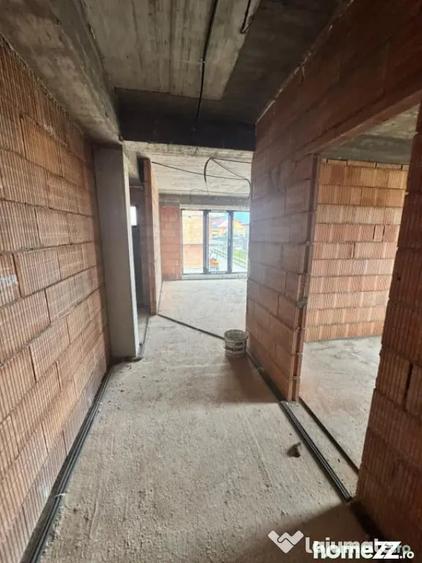 Apartament cu 3 camere decomandat în Vest