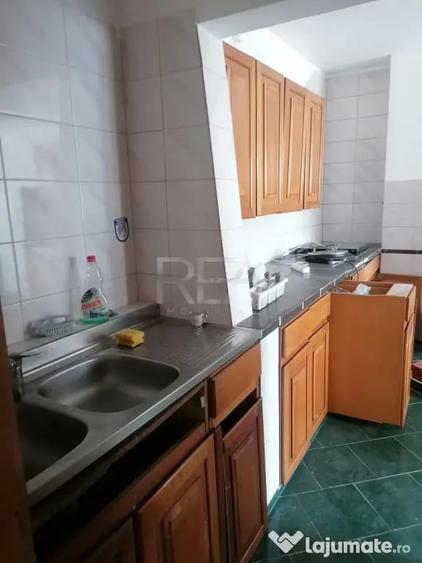 Apartament cu 3 camere decomandat în Gorjului