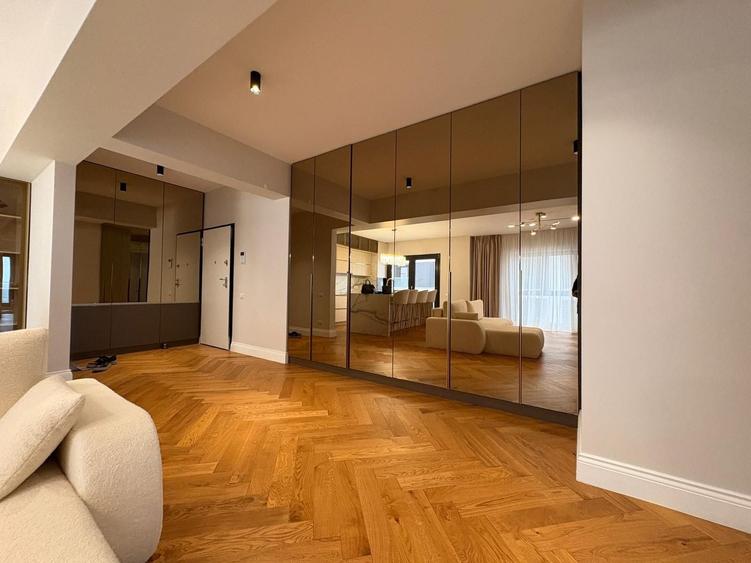 Apartament cu 3 camere decomandat, mobilat în Pipera