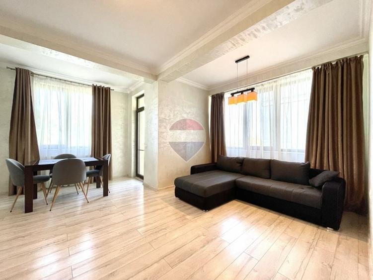 Apartament cu 2 camere decomandat, mobilat în Central