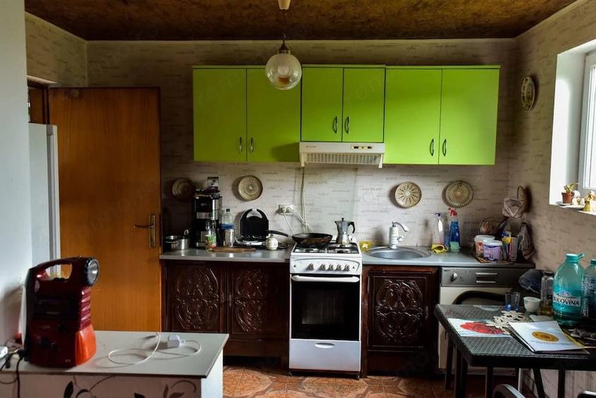 Casă cu 2 camere cu Teren 2453 Mp în Poienari