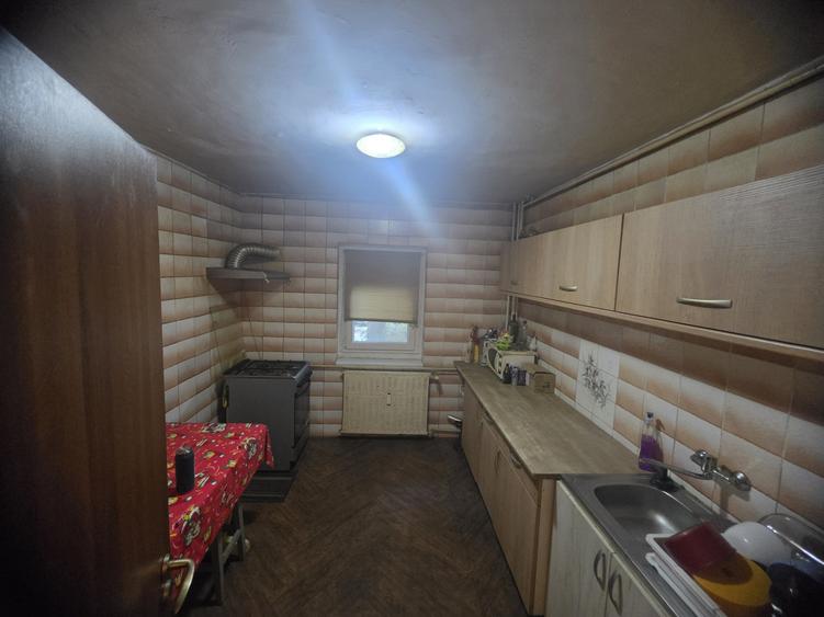 Apartament cu 3 camere decomandat în Colentina