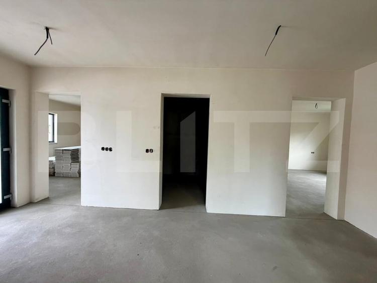 Casă individuală cu 3 camere cu Canalizare în Iclod