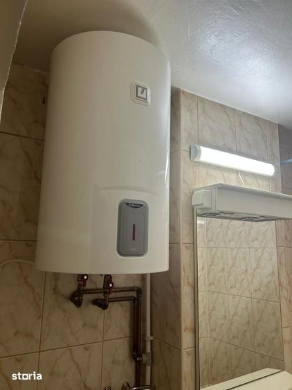Apartament cu 3 camere semidecomandat în Colentina