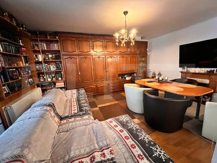 Apartament cu 4 camere decomandat, mobilat în Hunedoara