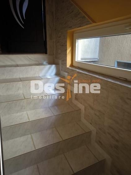 Casă individuală cu 5 camere cu Canalizare în Bucureștii Noi