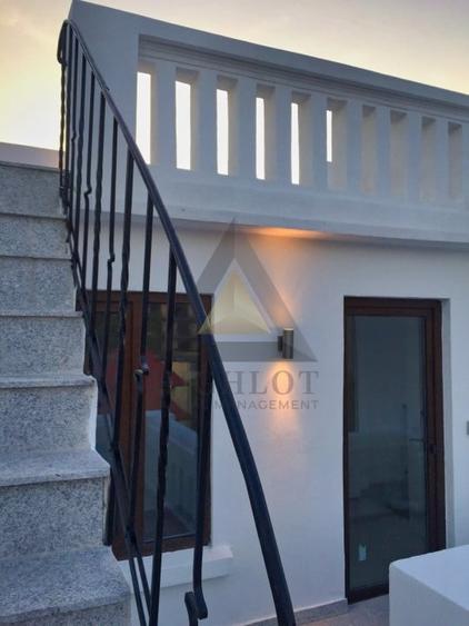 Casă individuală cu 8 camere cu Canalizare în Arcul de Triumf