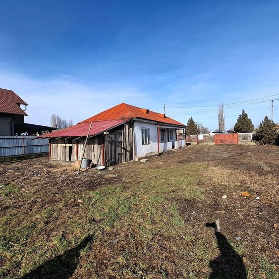 Casă cu 2 camere cu Canalizare în Bizighești