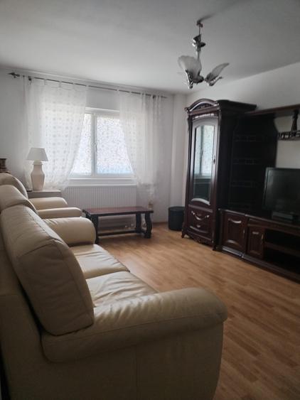 De inchiriat! Apartament 2camere, D, zona Cug - 1