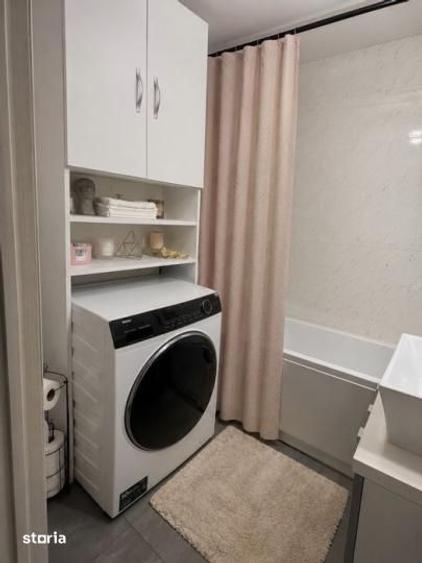 Apartament cu 3 camere semidecomandat în Timpuri Noi