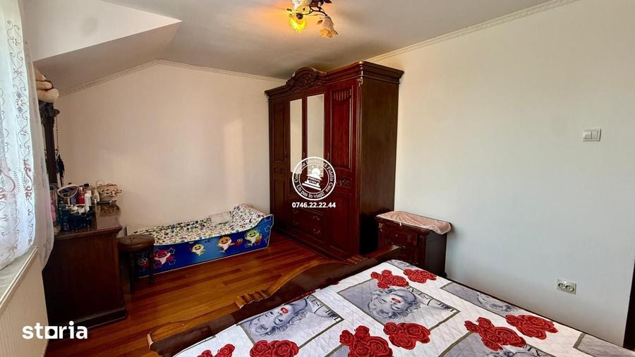 Casă cu 5 camere cu Teren 350 Mp în Bârnova
