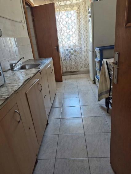 Apartament cu 3 camere decomandat în 1 Mai