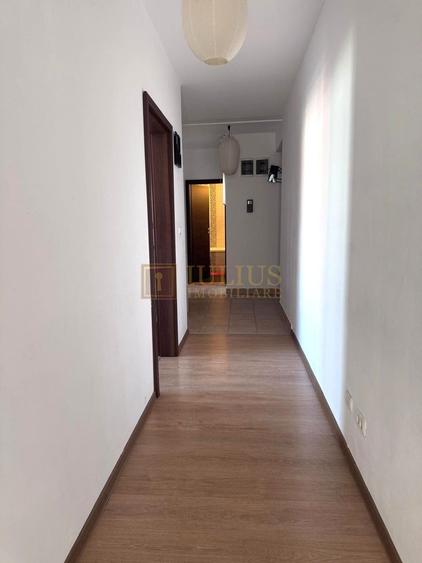 Apartament cu 3 camere decomandat, mobilat în Torontalului