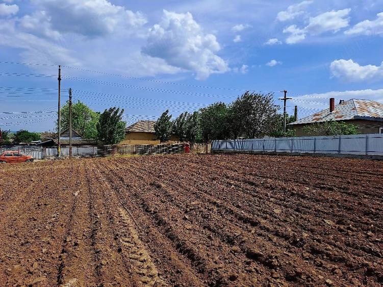Teren de 3000 mp, în Văcăreni