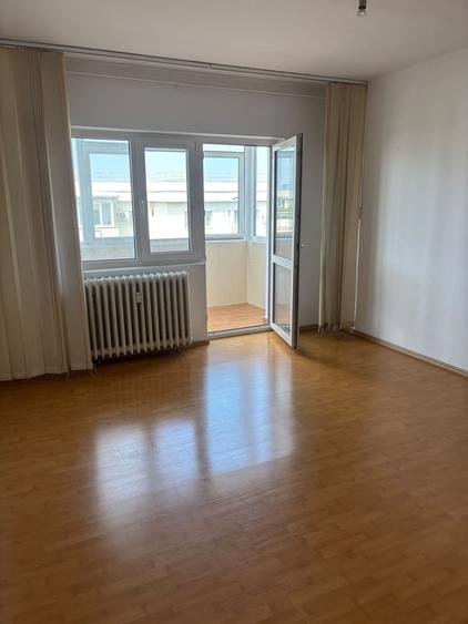 Apartament cu 2 camere decomandat în Aviației