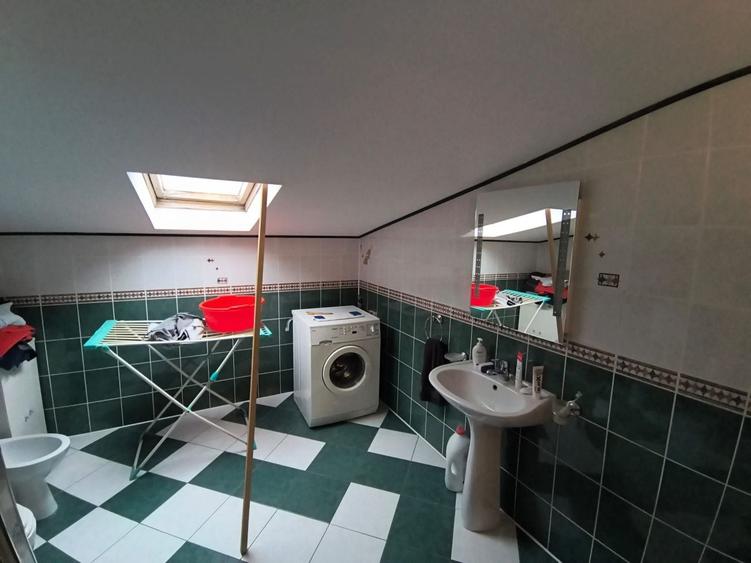 Apartament cu 5 camere decomandat, mobilat în Ultracentral