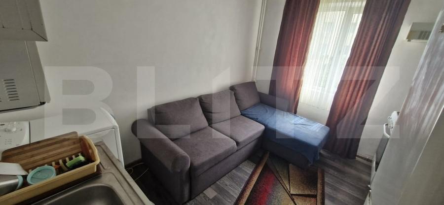 Garsonieră decomandată, mobilată în Micro 9