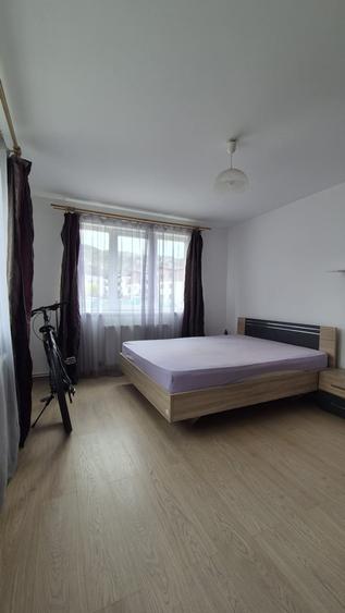 Apartament cu 2 camere semidecomandat, mobilat în Florești — fotografia 1
