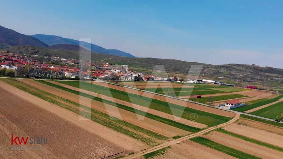 Teren Construcții intravilan de 2491 mp, în Orlat