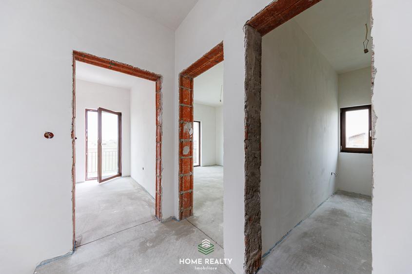 Duplex cu 5 camere cu Canalizare în Plopi