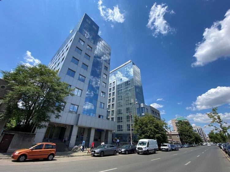 Birou, de 7,838 mp, în Splaiul Unirii