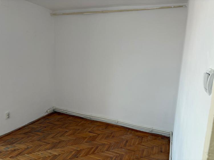 Garsonieră semidecomandată în Central