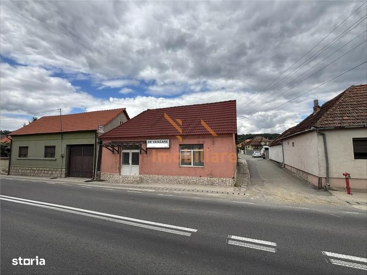 Spațiu comercial, de 320 mp, în Groși