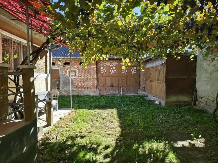 Casă cu Teren 950 Mp în Turbuța