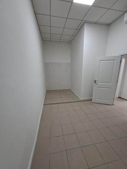 Birou, de 68 mp, în Badea Cârțan