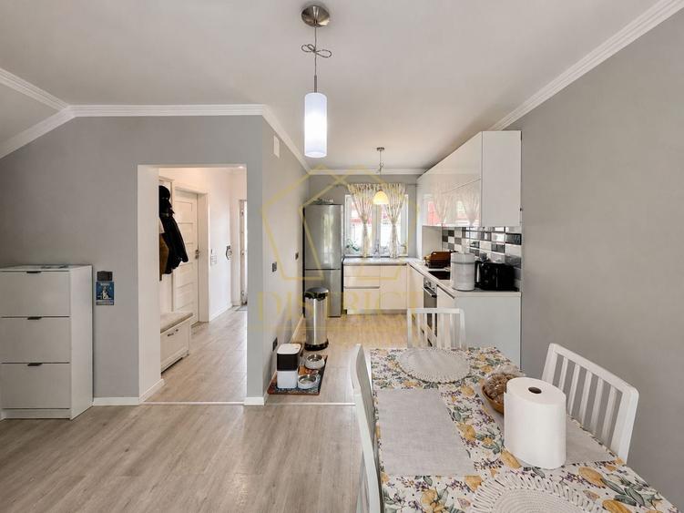 Duplex cu 4 camere cu Canalizare în Dumbrăvița