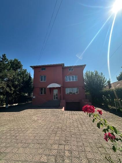 Spațiu comercial, de 520 mp, în Săftica