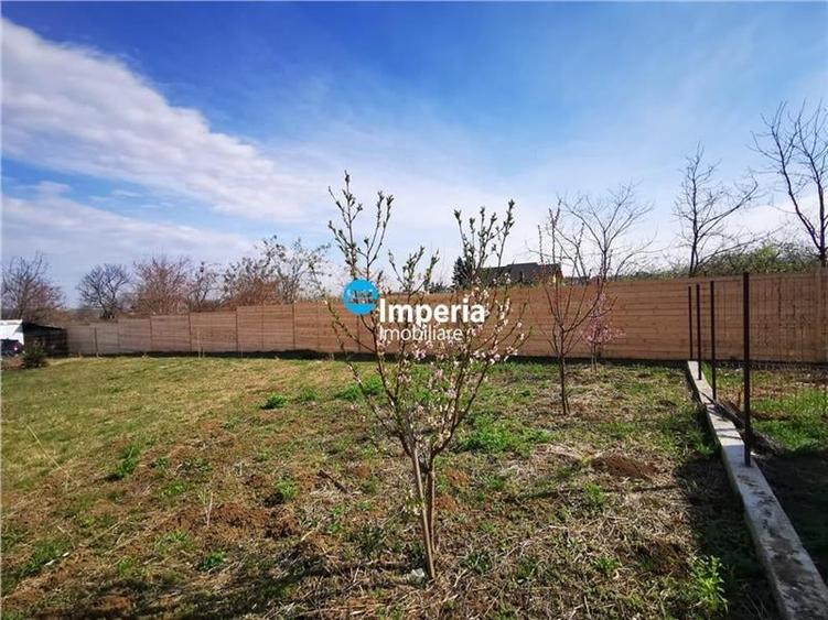 Teren Construcții intravilan de 2155 mp, în Hlincea