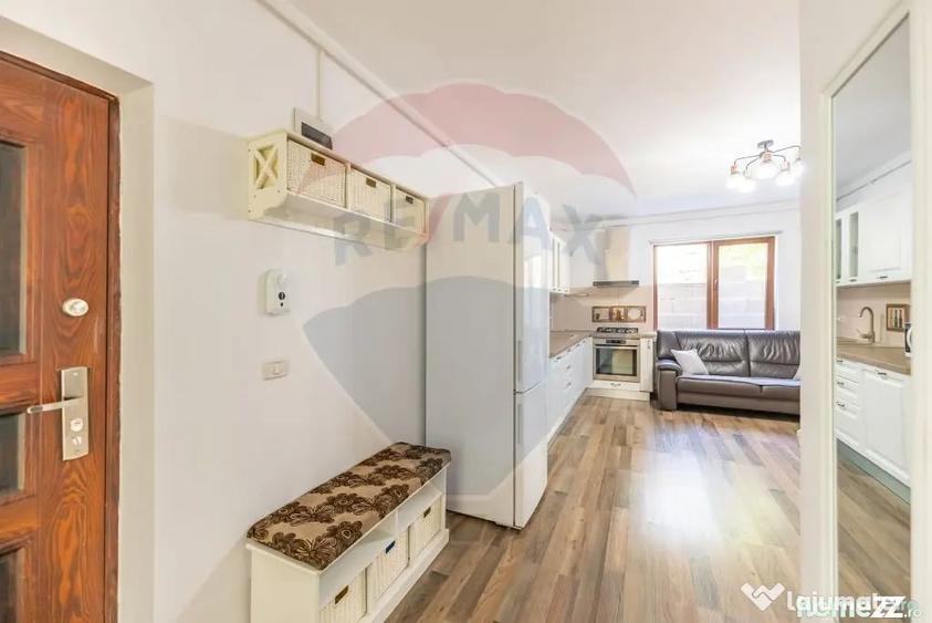 Apartament cu 3 camere semidecomandat în Aurel Vlaicu