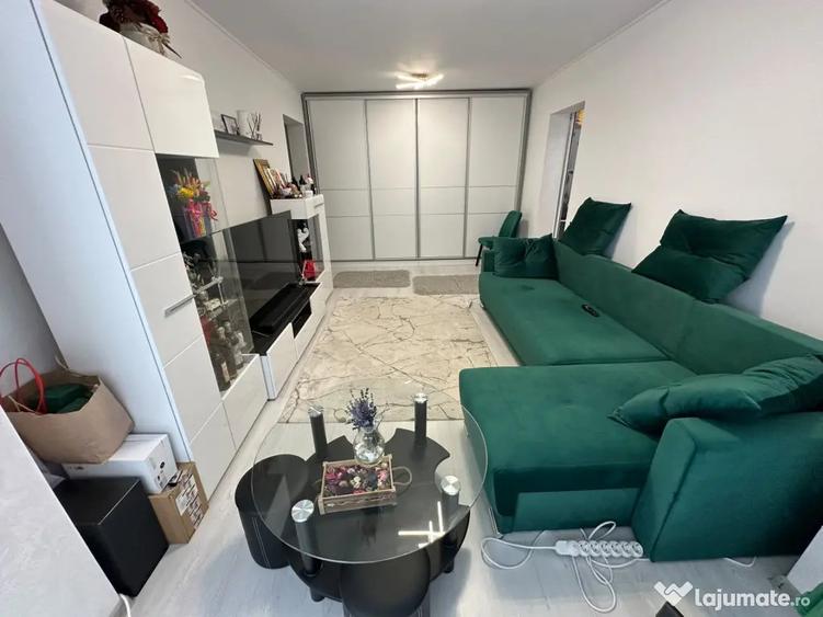 Apartament cu 2 camere semidecomandat în Calea Galați