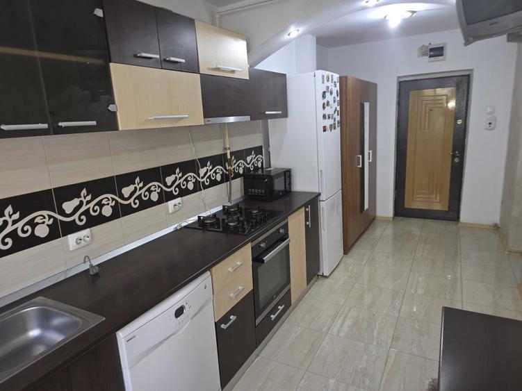 Apartament cu 2 camere semidecomandat în Trivale
