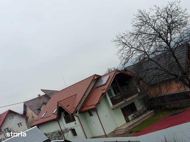 Casă cu 6 camere cu Teren 730 Mp în Central