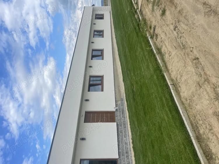 Casă cu 3 camere cu Teren 2832 Mp în Apa
