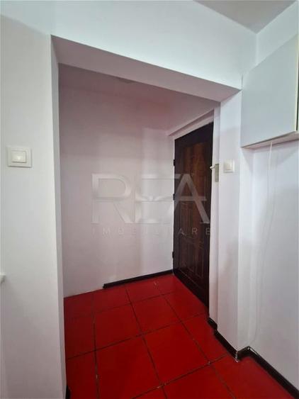 Apartament cu 3 camere semidecomandat, mobilat în Brâncoveanu