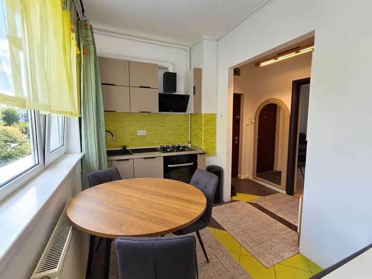 Apartament cu 2 camere decomandat în Centrul Civic
