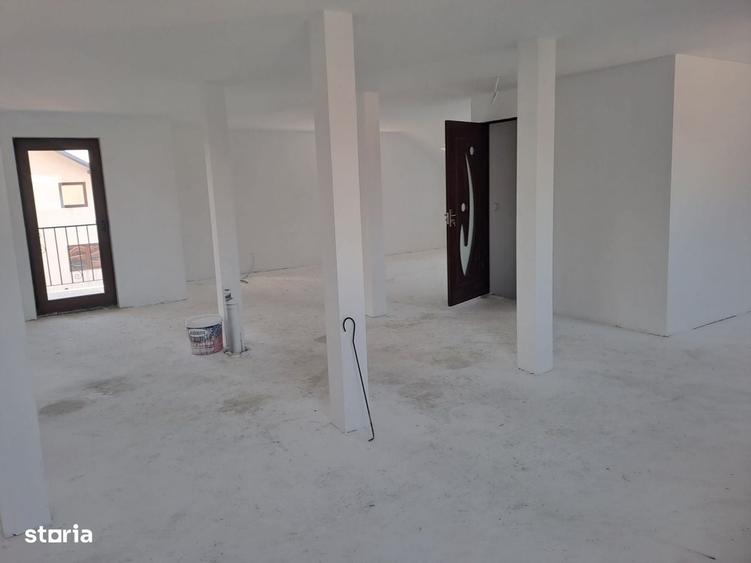 Casă cu 4 camere cu Teren 400 Mp în Central